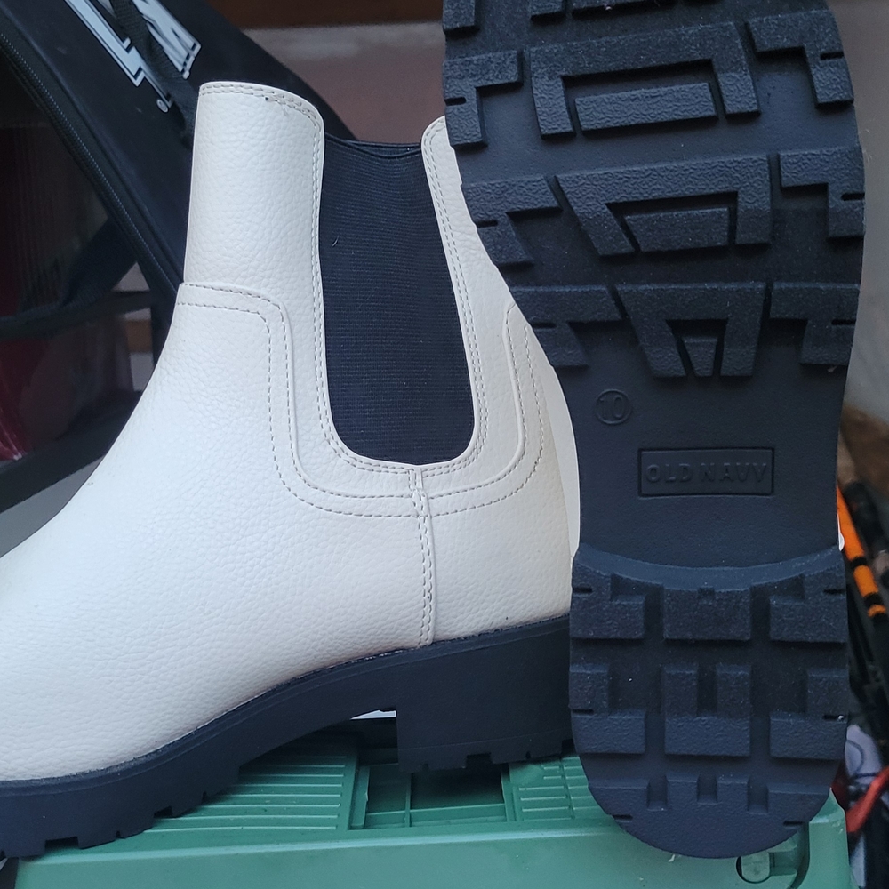 Old Navy Cream Ankle Boots